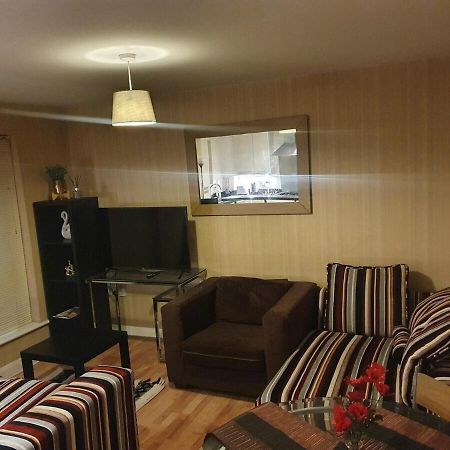 Two Bedroom Apartment, Free Parking, Close To Uclan And Free Wifi Preston  Exterior photo