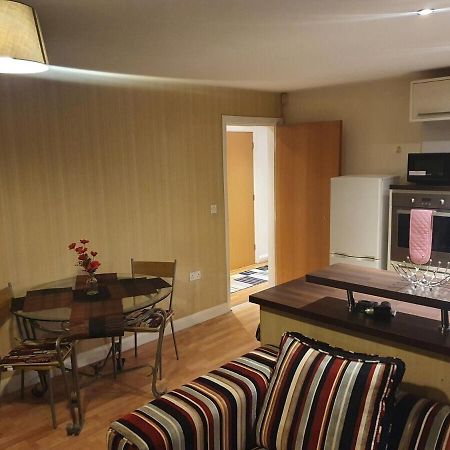 Two Bedroom Apartment, Free Parking, Close To Uclan And Free Wifi Preston  Exterior photo