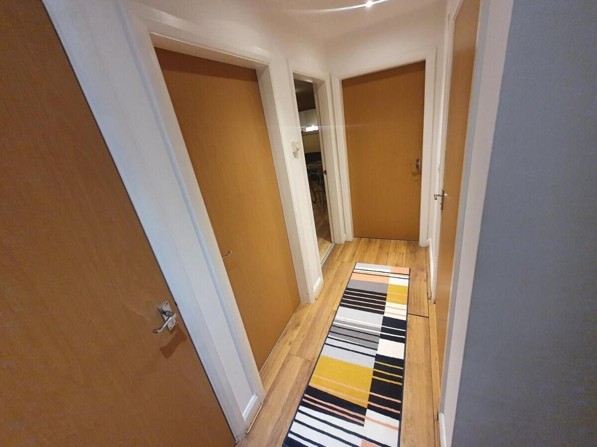 Two Bedroom Apartment, Free Parking, Close To Uclan And Free Wifi Preston  Exterior photo