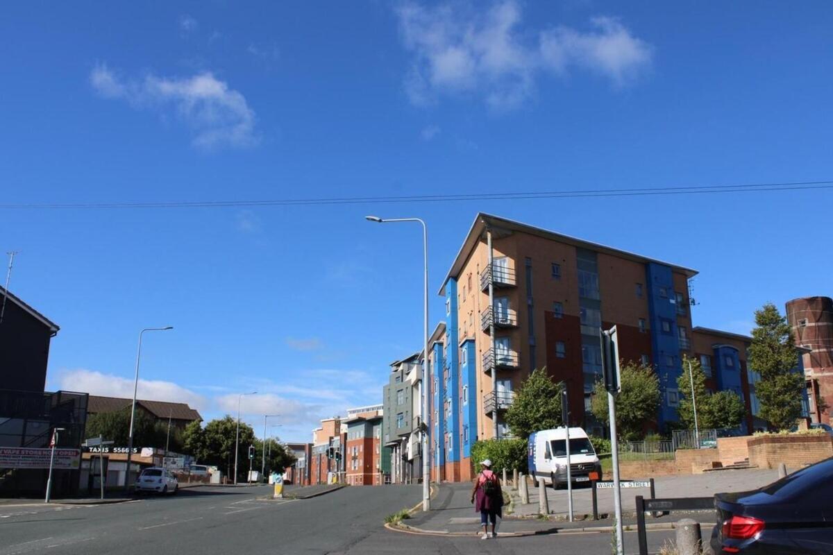 Two Bedroom Apartment, Free Parking, Close To Uclan And Free Wifi Preston  Exterior photo