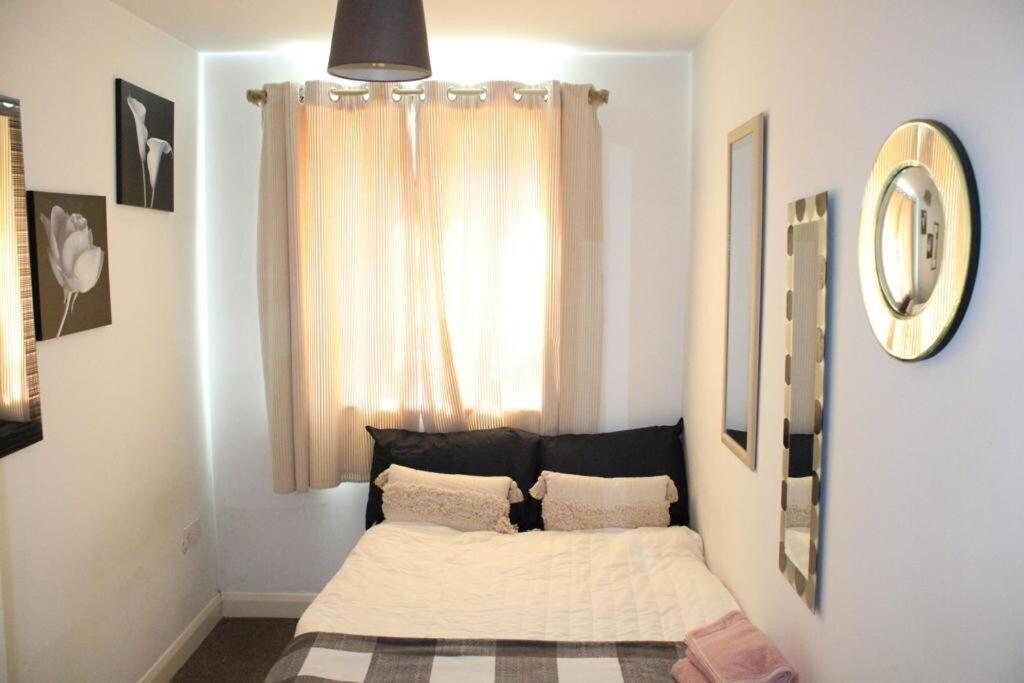 Two Bedroom Apartment, Free Parking, Close To Uclan And Free Wifi Preston  Exterior photo