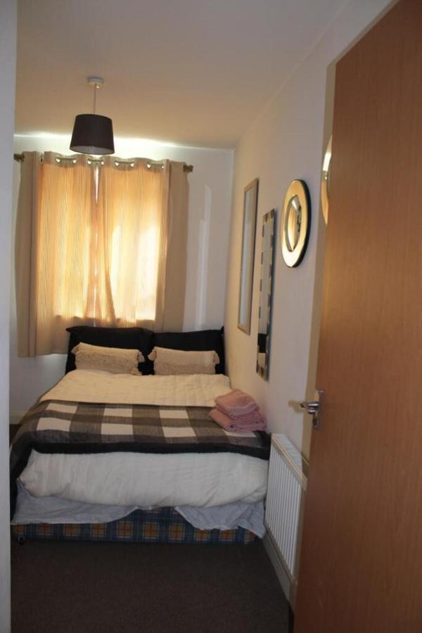 Two Bedroom Apartment, Free Parking, Close To Uclan And Free Wifi Preston  Exterior photo