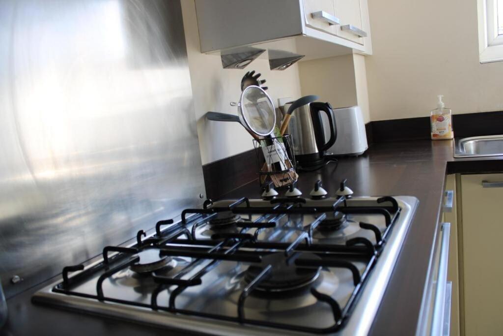 Two Bedroom Apartment, Free Parking, Close To Uclan And Free Wifi Preston  Exterior photo