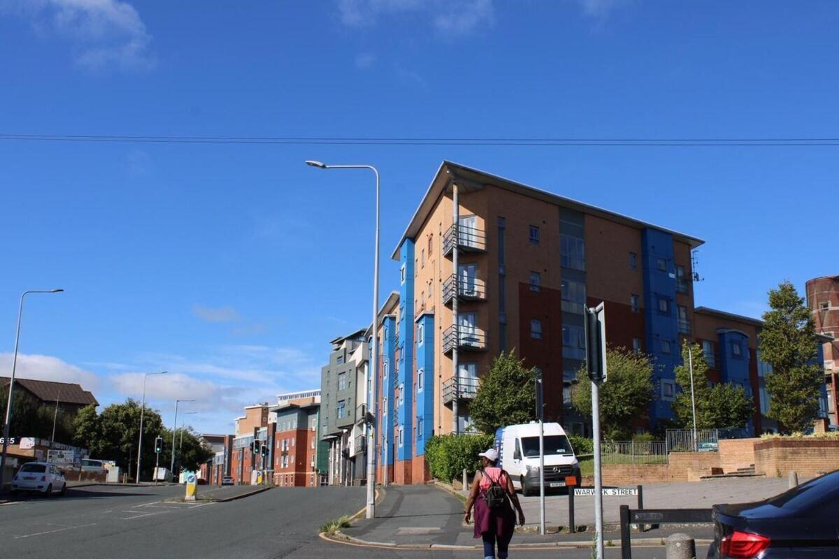 Two Bedroom Apartment, Free Parking, Close To Uclan And Free Wifi Preston  Exterior photo