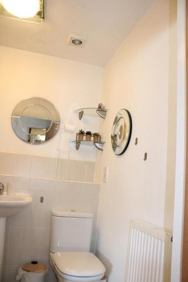 Two Bedroom Apartment, Free Parking, Close To Uclan And Free Wifi Preston  Exterior photo
